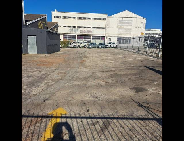 INDUSTRIAL PROPERTY TO RENT IN NORTH END